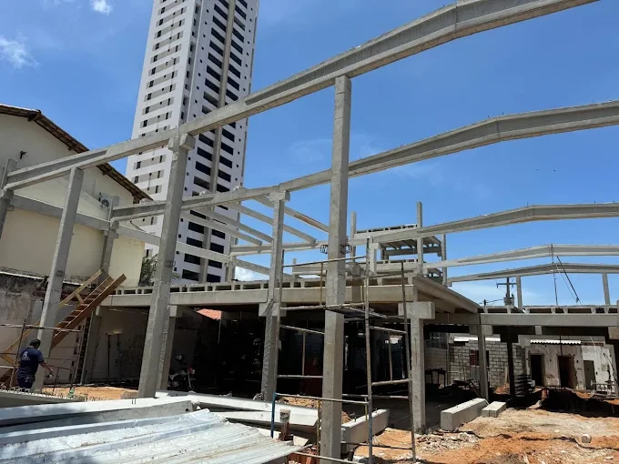 Registro real de estrutura pré-moldada — solução para galpão industrial